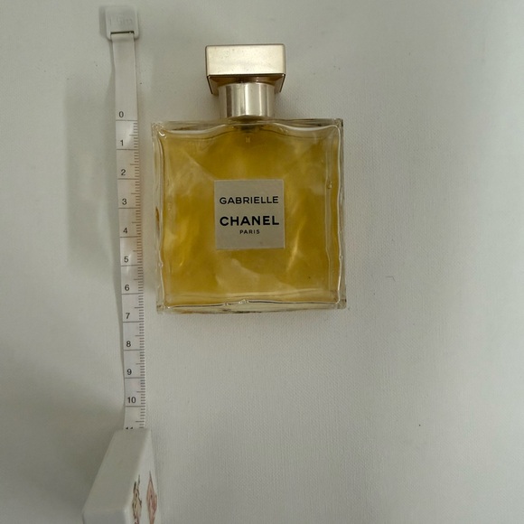 CHANEL Gabrielle Eau de Parfum with Gold Cap （Partial Bottle） - Picture 2 of 6